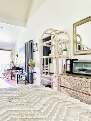 Tropical, Bright Studio: Steps to Golf Course, Beaches, & Amazing Views - Mountain View