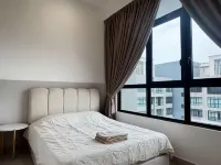 Cozy & Muji-inspired 2-bedroom home at Conezión - balcony