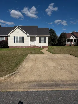 Beautiful Private 3 Bedroom Home - 3-Star