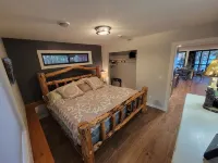 Rustic Log Cabin/Modern Addition - Pontoon, Bunk House, Hot Tub - Woman Chain - Chalets
