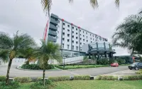 Grand Maleo Hotel & Convention - parking