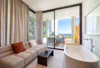 Leiro Residences - Preferred Hotels & Resorts - Parking