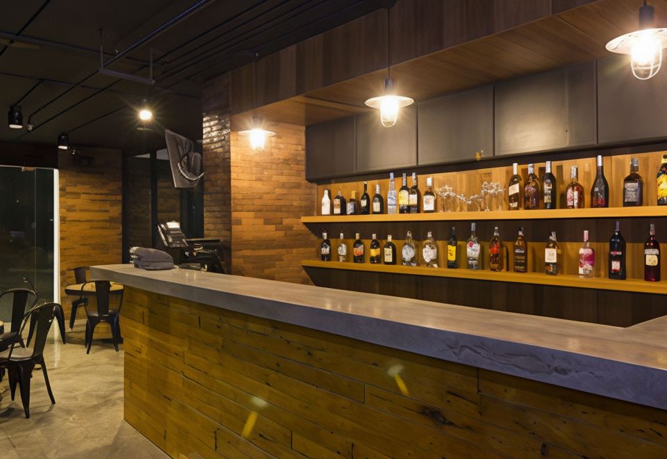 4. 유니크 리젠시 ..