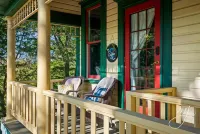 The 1883 Peabody House Bed & Breakfast Hotels in Eureka Springs
