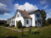 STF Hagaby/Lantgården vandrarhem Hotels near Edins Lustgård och Snickeri