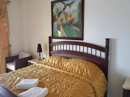 Lalaguna Beach Club & Dive Centre