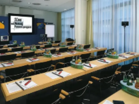 FOUR MUNICH Neue Messe Hotels in Dornach