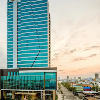 Muong Thanh Grand Da Nang Hotel โรงแรมใกล้หาด Phạm Văn Đồng