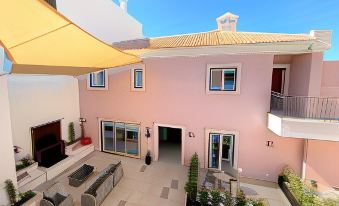 Cardeal Suites & Apartments