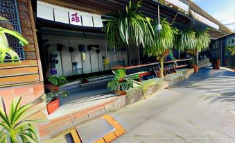 Designed Hostel - Follow Me