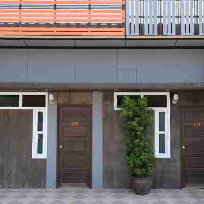 Puangpech Hotel (พวงเพชรโฮเทล) Hotel Exterior