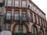 オテル デ ザンバサドゥール IUT Electrical Engineering and Computer Science周辺のホテル