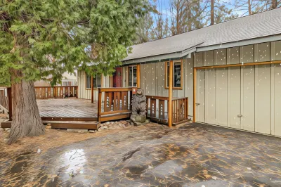 Timber Pines Chalet #2417 Hotels in Fawnskin