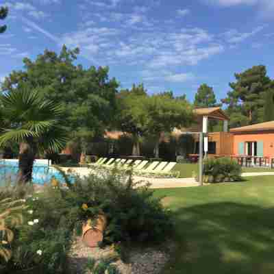 Les Sables d'Ocre Hôtel & SPA Hotel Exterior