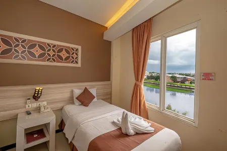 Red Chilies Hotel