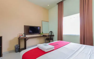 RedDoorz Near Alun Alun Madiun Hotels in Magetan