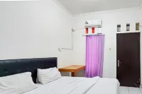 Pondok Gede Dkost Syariah Mitra RedDoorz Hotels near MRC TOYS PLAYGROUND