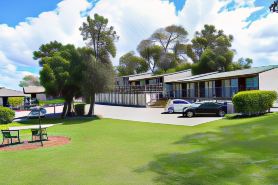 Fern Bay Motel