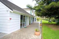 Bucket Tree Lodge Hotels in Поріруа
