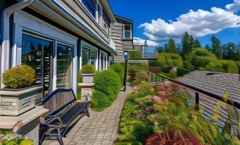 Crystal's View Bed & Breakfast