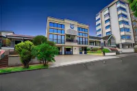 Hotel Montes de La Castellana Отели в г. 