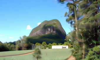 Glass House Mountains Ecolodge