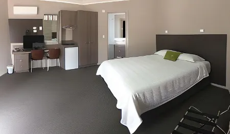 Bluestone Motor Inn