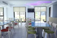 Palau Hotel - breakfast