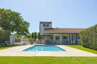 ブリット ホテル コンフォート ドゥ マノスク