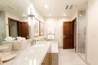 Deluxe King Room with Fireplace Hotel Room Hotels in Midway