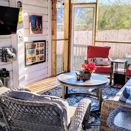 Charming cottage Pet Friendly 1 BR Tranquil Steele Wifi Отели в г. Сент-Клэр