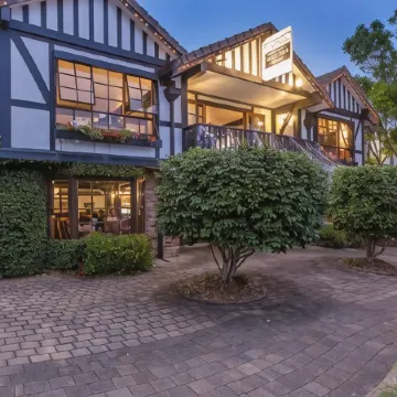 Montville Mountain Inn Отели рядом с достопримечательностью «Виноградник Flame Hill»