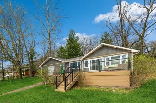 Corey Lake, High speed internet, Dock, Deck, Skiing, Fishing. Apple Picking - Wifi