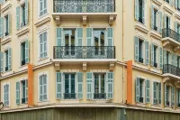 Hostel Ozz by HappyCulture Hotels near Basilique Notre-Dame de Nice