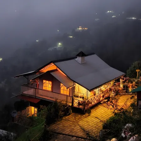 Moksham Himalayan Campsite Pangot