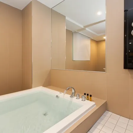 Fairytale YiSu Hot Spring Hotel