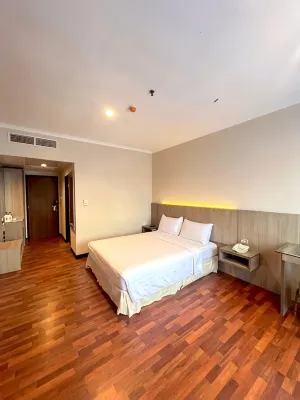 Royal Asia Hotel Hotel dekat GJPStore Sekojo