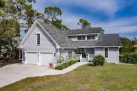 Beach, dining nearby, close to airports. Book now!