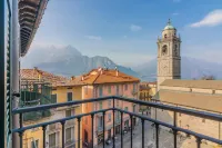 Bellagio Central Square by Wonderful Italy