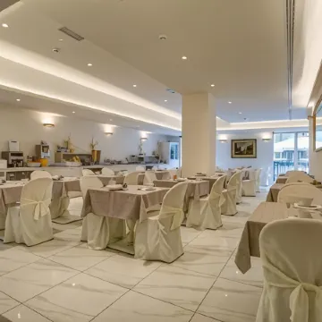 Rimini Suite Hotel Отели рядом с достопримечательностью «Визербелла»