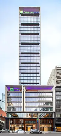 Holiday Inn Express Melbourne Little Collins Отели рядом с достопримечательностью «Punting on the Lake»