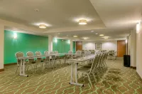 Holiday Inn Express & Suites Carlsbad Beach