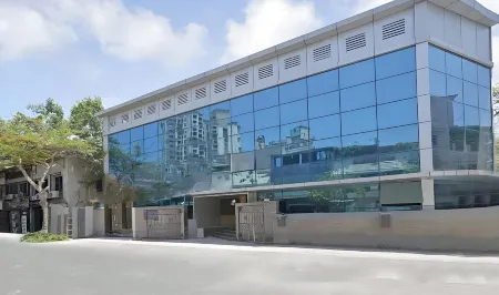 Hotel Astros Отели рядом с достопримечательностью «Madh Island»