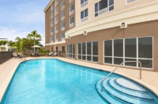 Holiday Inn Express & Suites FT MYERS EAST- THE FORUM by IHG Hotels in Fort Myers
