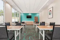Home2 Suites by Hilton Columbia Harbison Hotels in Columbia