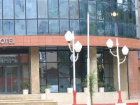 Le Cristal Hotel Отели в г. 