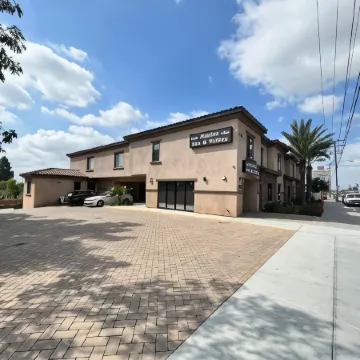 Aspire Inn & Suites Orange