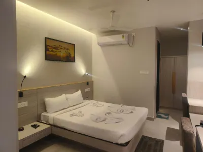 Hotel Palace View Hotels near Omrahaganj Yogeshwar Shiv Mandir ( ওমরাহগঞ্জ যোগেশ্বর শিব মন্দির )