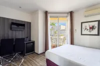 Hotel de la Baie - balcony