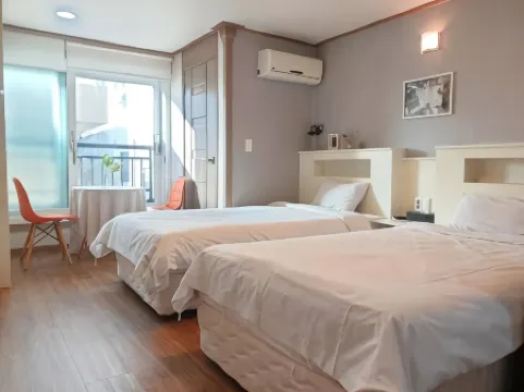 H.Y 朝艾青年旅館